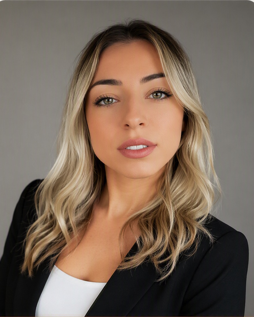 Zoe La Cava, Co-Founder